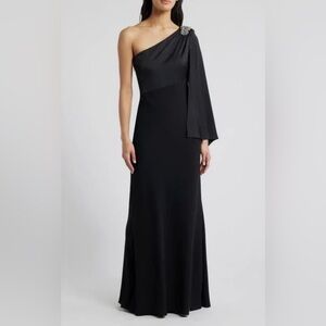 Vince Camuto Black One-Shoulder Gown